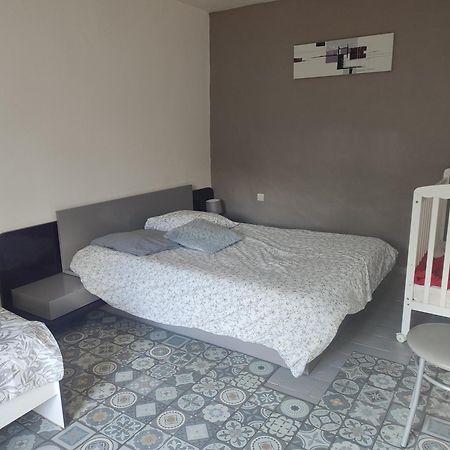 Maison Plain Pied, 2 Chambres, Longere Typique , Fraiche, Dans Bourg Avec Tous Commerces Lucay-le-Male Экстерьер фото