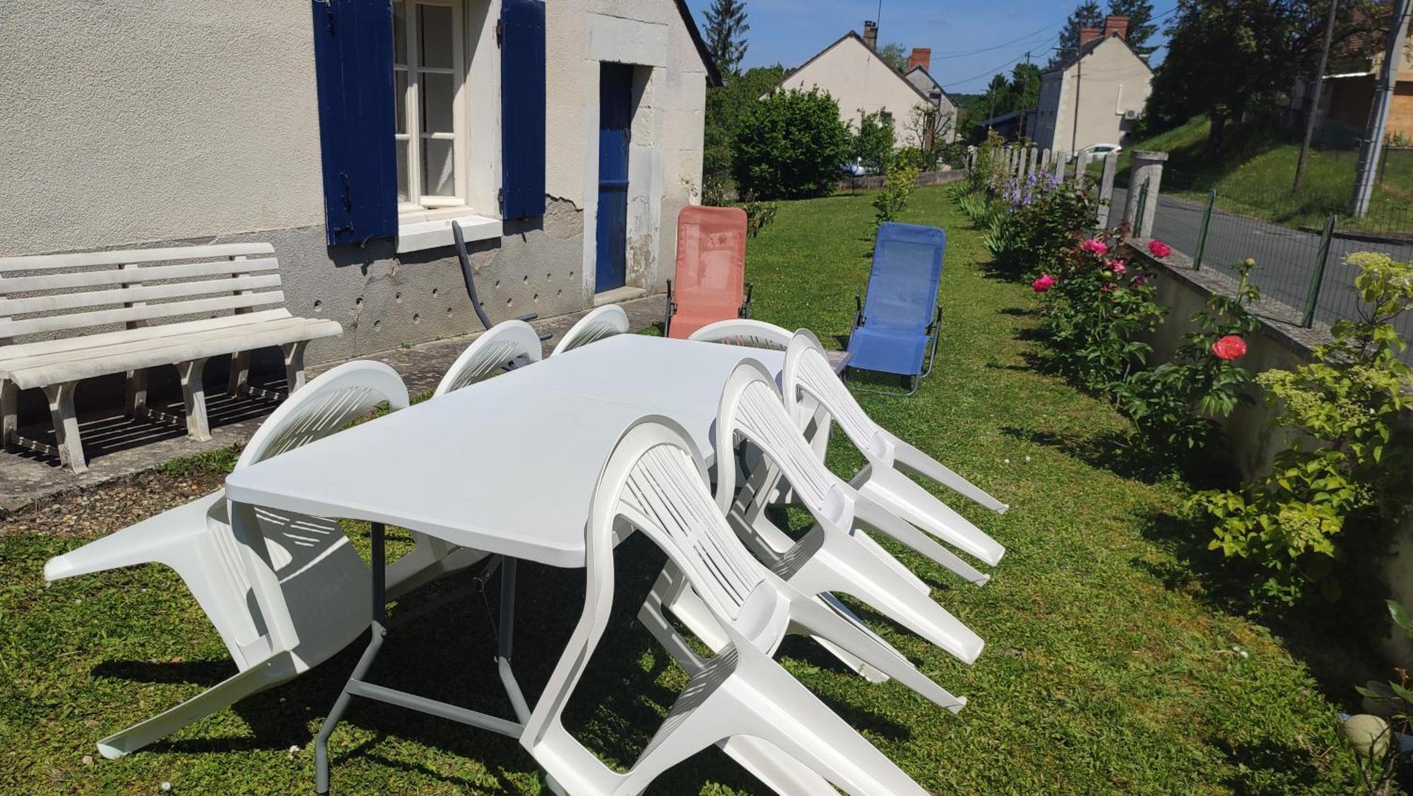 Maison Plain Pied, 2 Chambres, Longere Typique , Fraiche, Dans Bourg Avec Tous Commerces Lucay-le-Male Экстерьер фото