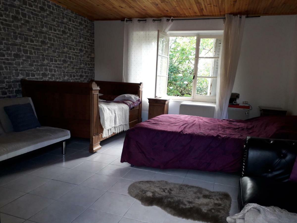 Maison Plain Pied, 2 Chambres, Longere Typique , Fraiche, Dans Bourg Avec Tous Commerces Lucay-le-Male Экстерьер фото